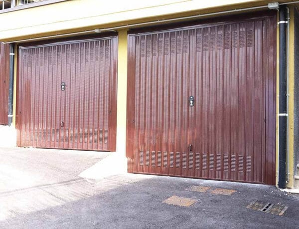 Porta basculante per garage acciaio - Fiss Firenze basculanti sezionali serrande - 011