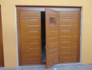 Porta basculante per garage finto legno oxford- Fiss Firenze basculanti sezionali serrande - 02