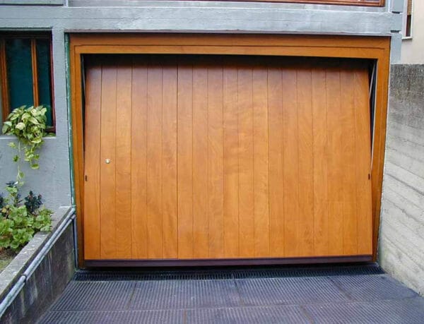 Porta basculante per garage legno - Fiss Firenze basculanti sezionali serrande