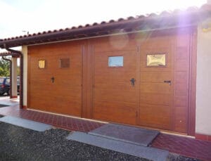 Porta basculante per garage royal finto legno - Fiss Firenze basculanti sezionali serrande