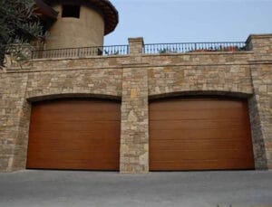Porta sezionale finto legno - Fiss Firenze