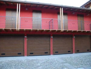 Porta sezionale finto legno - Fiss Firenze