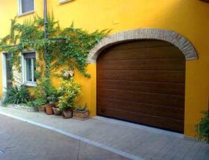 Porta sezionale finto legno - Fiss Firenze