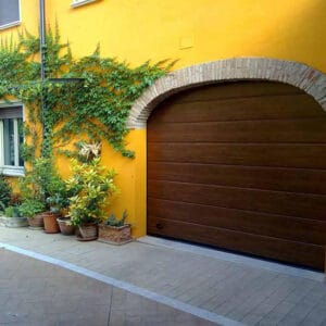Porta sezionale finto legno - Fiss Firenze