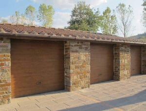 Porta sezionale finto legno - Fiss Firenze
