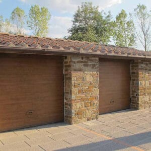 Porta sezionale finto legno - Fiss Firenze