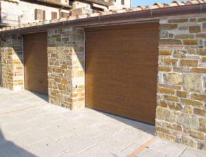 Porta sezionale finto legno - Fiss Firenze