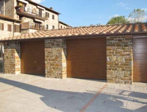 Porta sezionale finto legno - Fiss Firenze